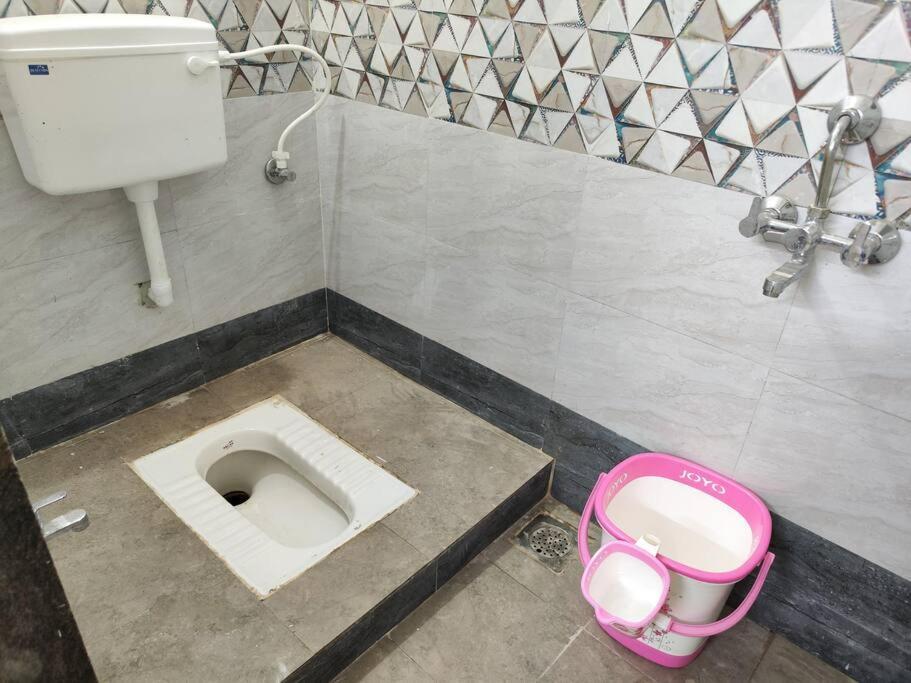 2bhk Ac Service 303 Apartment