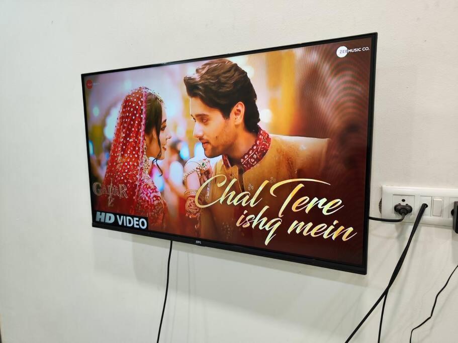 Apartment 2bhk Ac Service 303 Pune