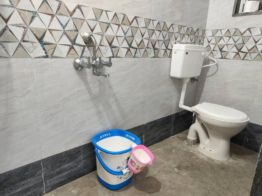 2bhk Ac Service 303 Apartment *