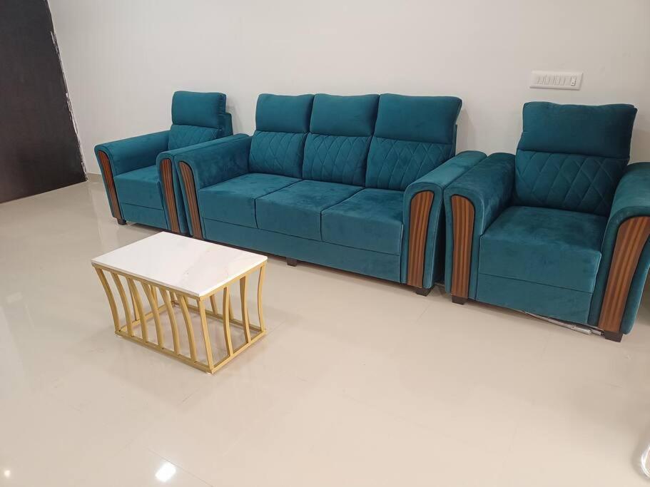 Apartment 2bhk Ac Service 303