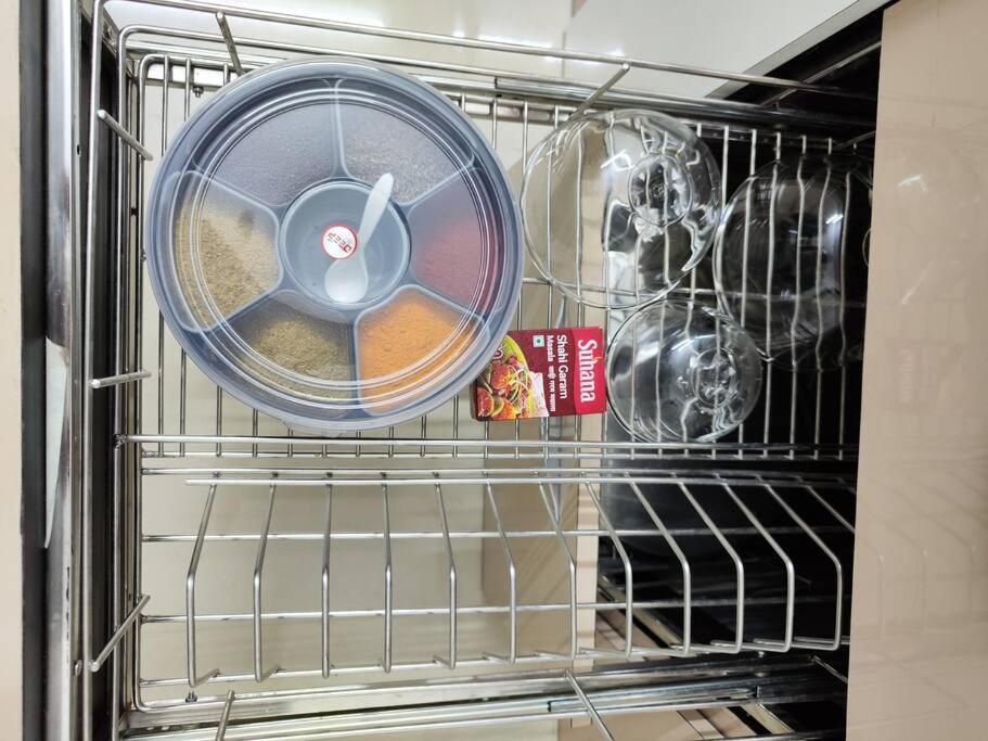 Apartment 2bhk Ac Service 303 *