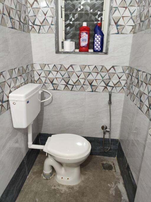 2bhk Ac Service 303 Apartment