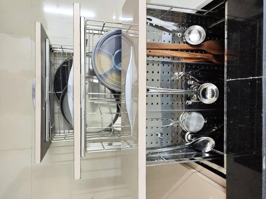 2bhk Ac Service 303 *